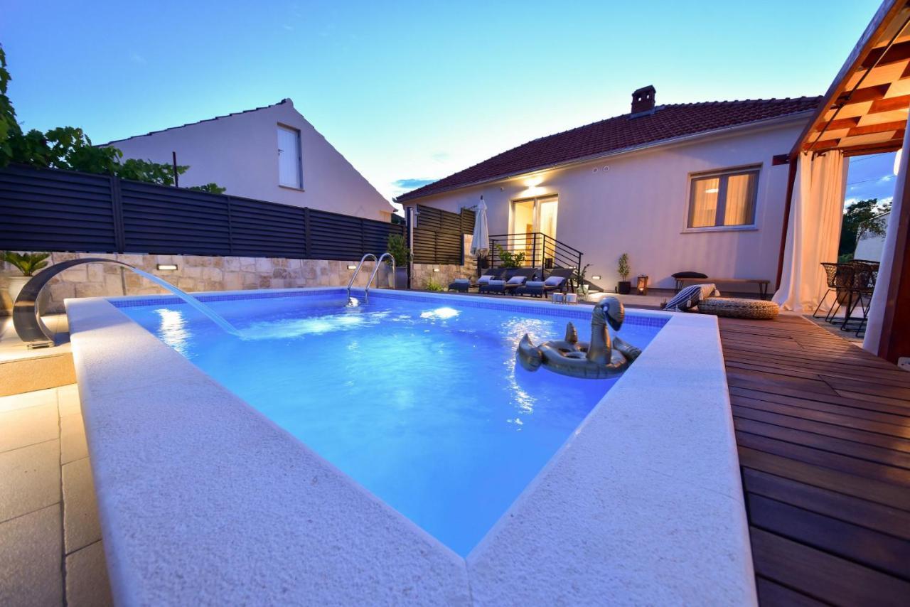 Villa Teuta Zadarvillas Exterior photo